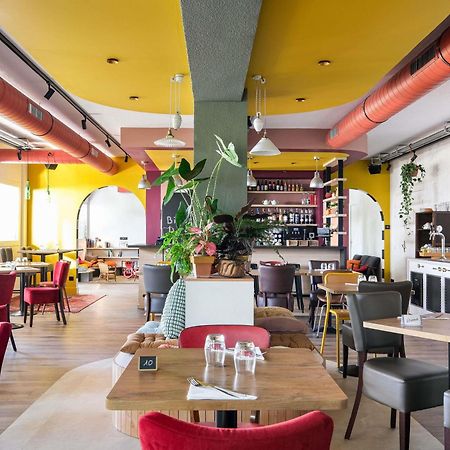 Greet Hotel Massieux Lyon Nord Zewnętrze zdjęcie