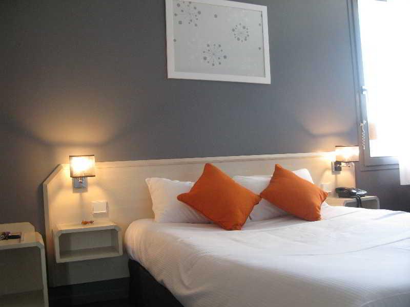 Greet Hotel Massieux Lyon Nord Zewnętrze zdjęcie