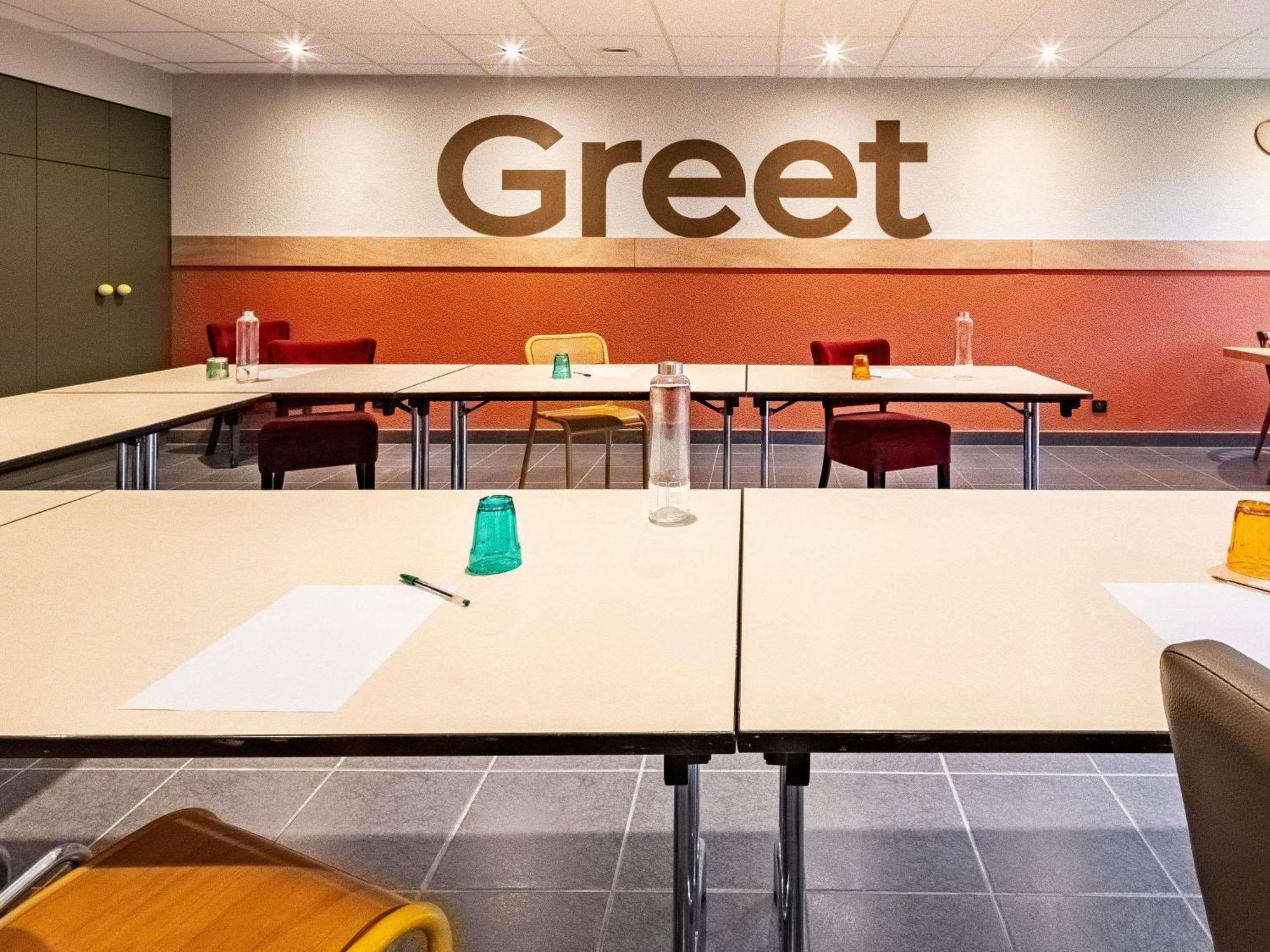 Greet Hotel Massieux Lyon Nord Zewnętrze zdjęcie