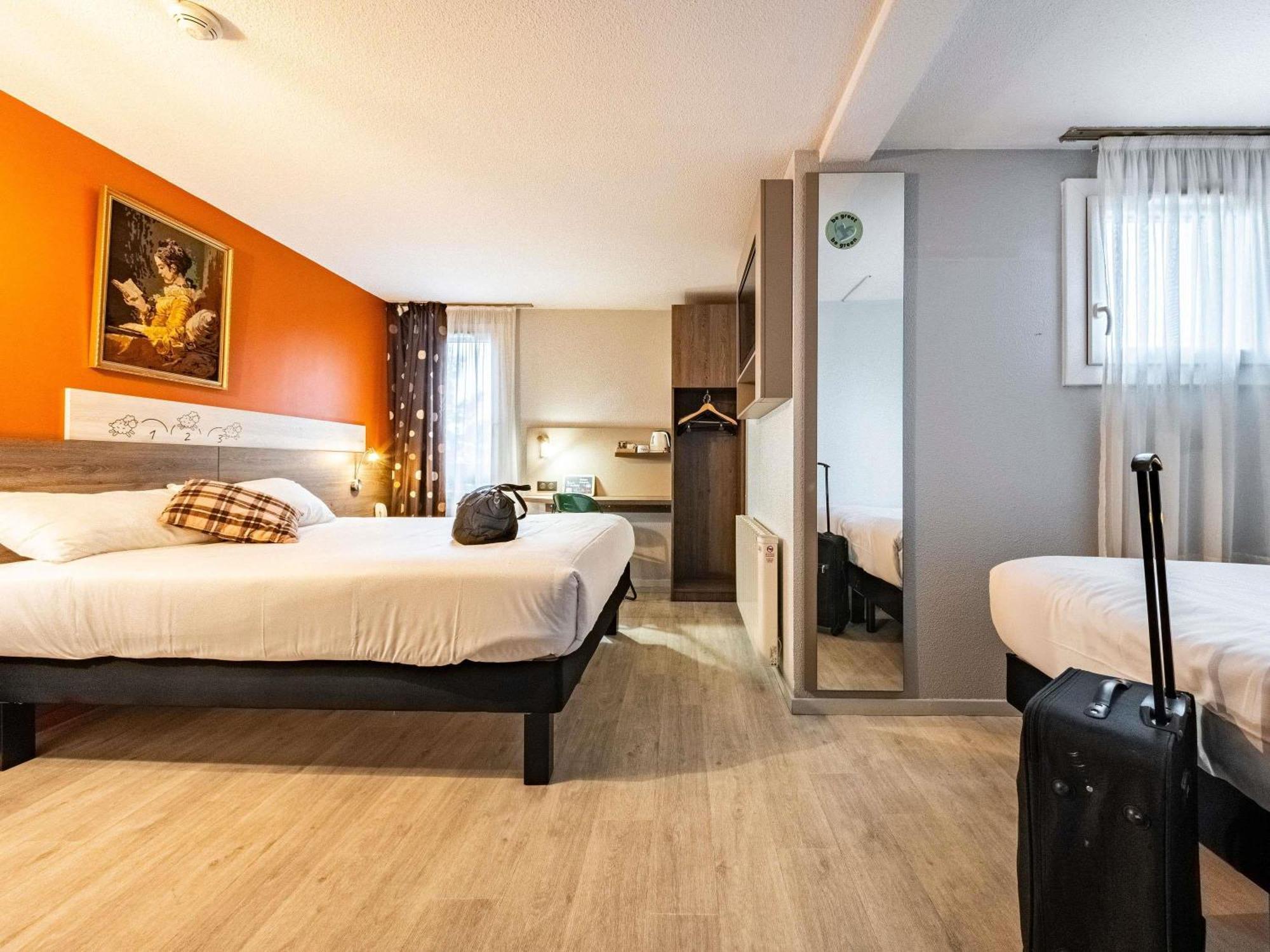 Greet Hotel Massieux Lyon Nord Zewnętrze zdjęcie