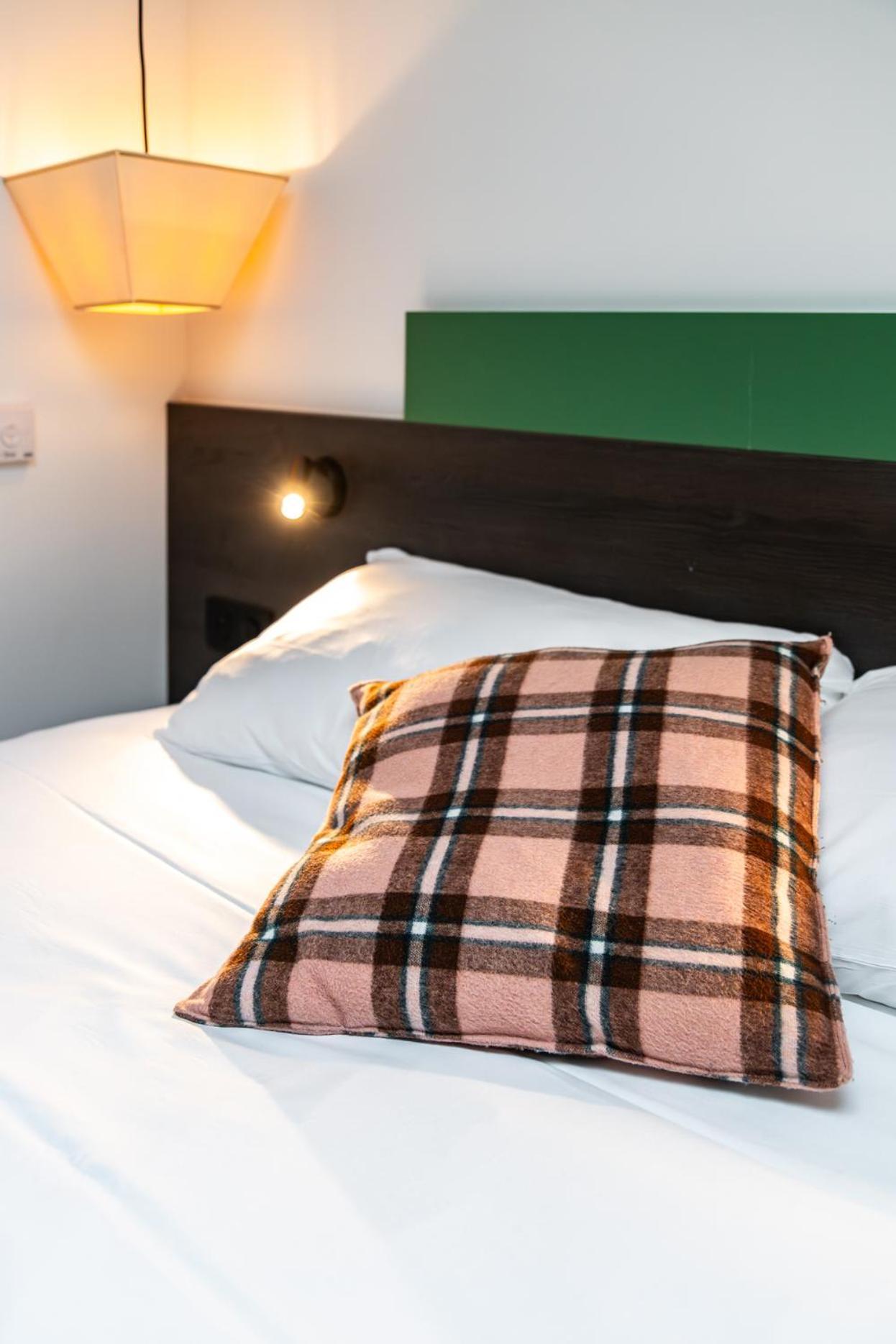 Greet Hotel Massieux Lyon Nord Zewnętrze zdjęcie