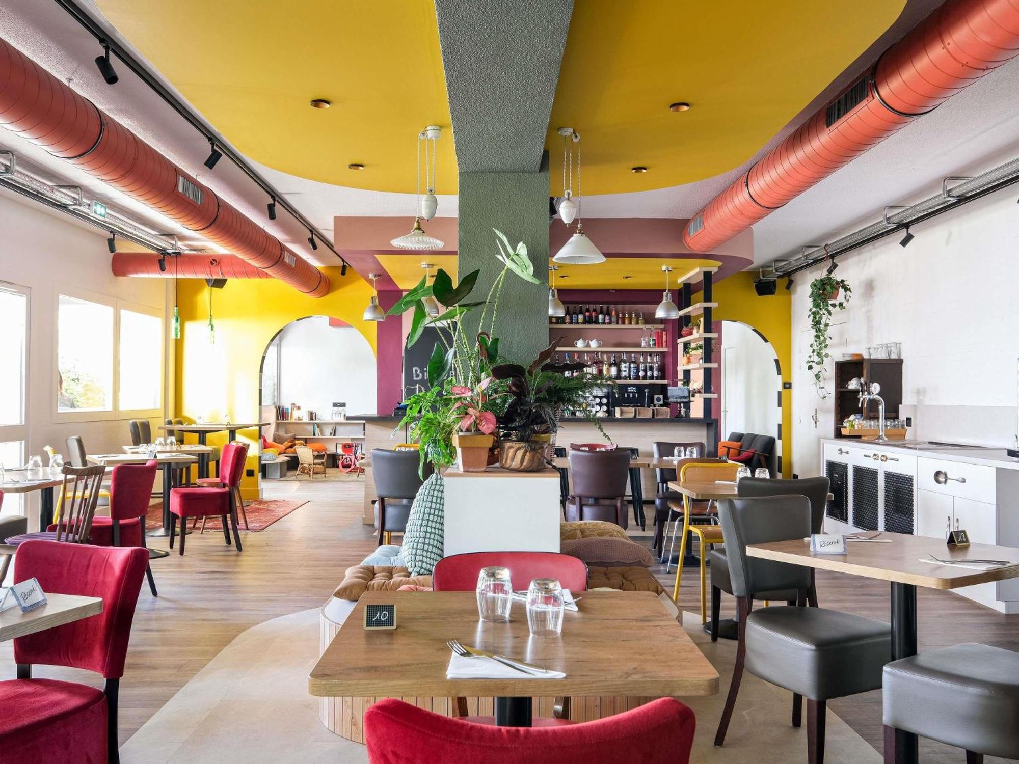 Greet Hotel Massieux Lyon Nord Zewnętrze zdjęcie