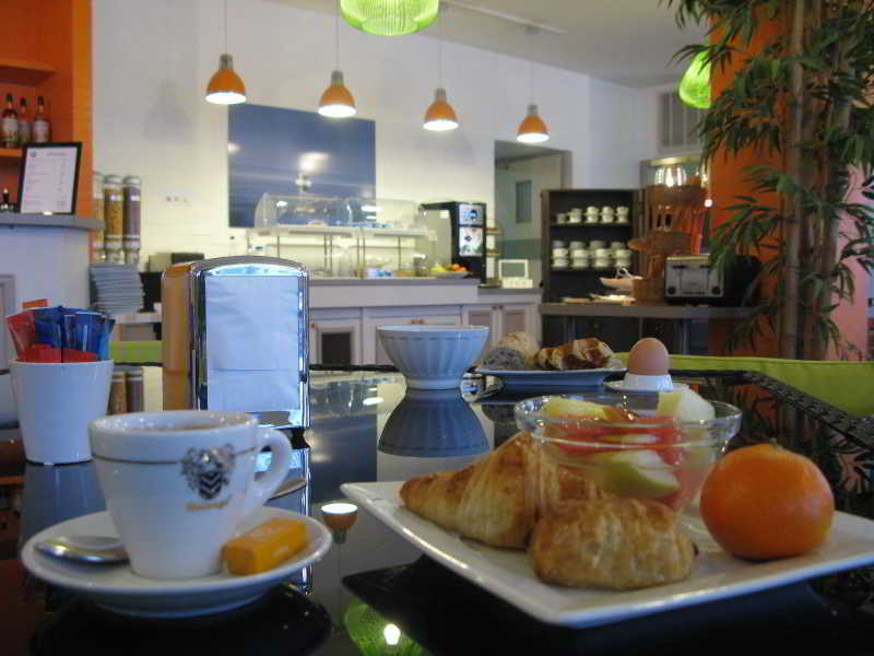 Greet Hotel Massieux Lyon Nord Zewnętrze zdjęcie