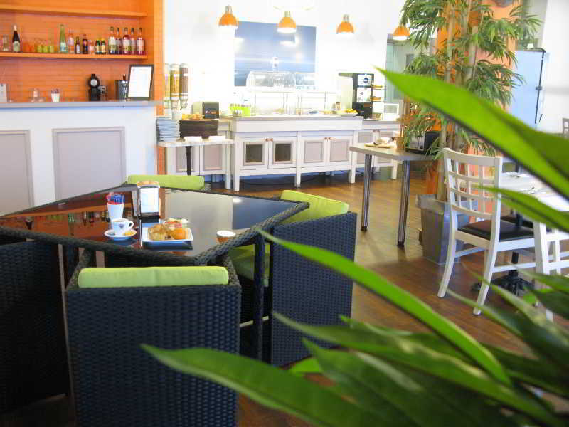 Greet Hotel Massieux Lyon Nord Zewnętrze zdjęcie